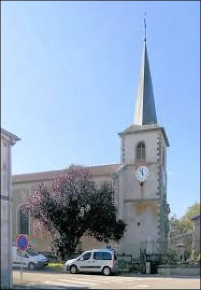 Voici une vue de l'&eacute;glise Saint-Maur, &agrave; Bouxurulles. Village Vosgien, il se situe en r&eacute;gion ...