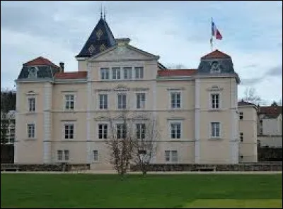 Je vous attends au ch&acirc;teau d'Ombreval, &agrave; Neuville-sur-Sa&ocirc;ne. Ville de l'aire urbaine Lyonnaise, elle se situe dans le d&eacute;partement ...