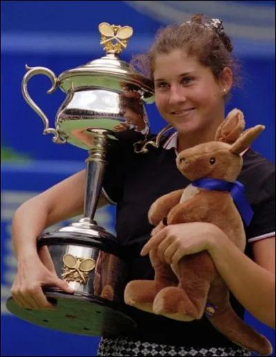 Quelle est la nationalit&eacute; de la joueuse de tennis Monica Seles ?