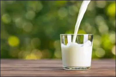 Le lait v&eacute;g&eacute;tal est plus nutritif que le lait de vache :
