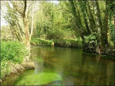 Le Jet est une rivi&egrave;re qui rejoint l'Odet dans le chef-lieu du Finist&egrave;re. Quelle est cette ville ?