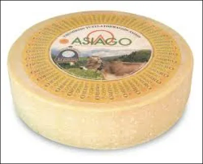 Dans quelle r&eacute;gion est produit l'asiago, fromage &agrave; base de lait de vache, &agrave; p&acirc;te press&eacute;e cuite ?