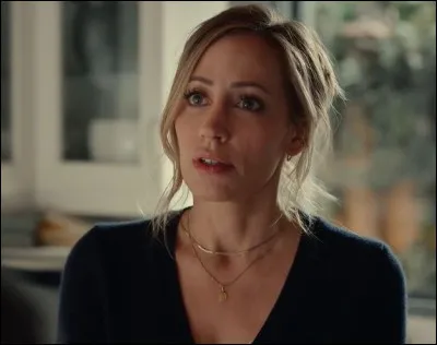 Voici Brie. Dans quelle s&eacute;rie Netflix l'aper&ccedil;oit-on ? Elle est avocate et est la sœur de Jack.