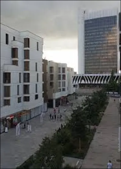 Nous sommes en &Icirc;le-de-France, &agrave; Gennevilliers. Ville de pr&egrave;s de 51 000 habitants, dans l'arrondissement de Nanterre, elle se situe dans le d&eacute;partement ...