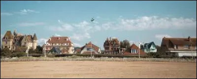 Je vous emm&egrave;ne en bords de Manche, &agrave; Tourg&eacute;ville. Village du Pays d'Aige, limitrophe de la ville de Deauville, il se situe ...