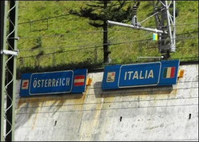 Quand la fronti&egrave;re entre Italie et Autriche a-t-elle &eacute;t&eacute; fix&eacute;e ?