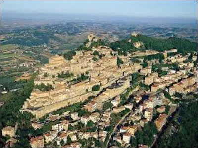 Le micro-&Eacute;tat de Saint Marin est enclav&eacute; en Italie ...