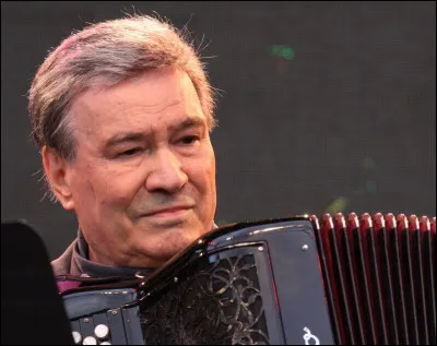 Qui est cet accord&eacute;oniste, auteur du livre de m&eacute;moires ''Chauffe Marcel !''