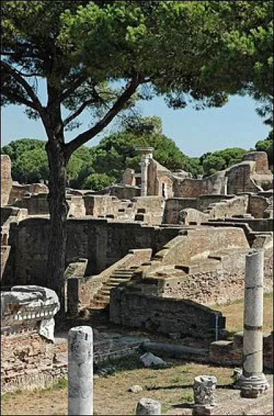 Le v&eacute;ritable nom de Jean Lart&eacute;guy, c'est...