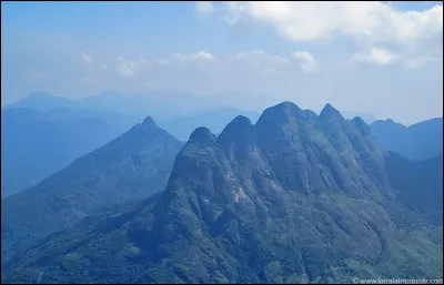 O&ugrave; trouve-t-on le palais blanc et le palais rouge ?