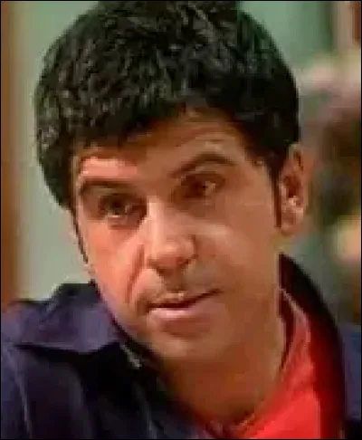 Dans la saison 3, de qui Crist&oacute;bal est-il amoureux ?