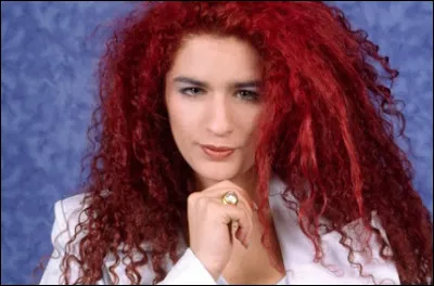 Qui est cette chanteuse dont l'un des titres est ''Juge-moi'' ?