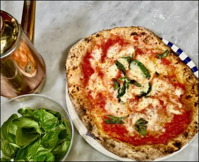 Est-ce qu'il y a des pizzas ?