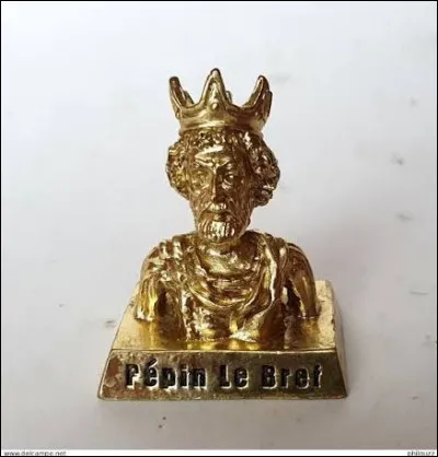 P&eacute;pin le Bref n'a pas renvoy&eacute; Childeric III (dernier roi m&eacute;rovingien) au monast&egrave;re.