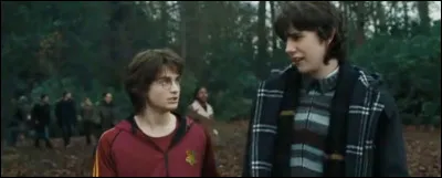 Que donne Neville Londubat &agrave; Harry pour l'&eacute;preuve du Lac Noir ?