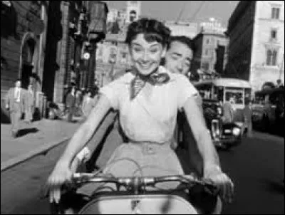 Quel est le titre (fran&ccedil;ais) de ce film am&eacute;ricain sorti en 1963 avec Audrey Hepburn et Gr&eacute;gory Peck ?