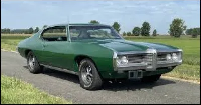 Quel constructeur a nomm&eacute; son mod&egrave;le "LeMans" ?