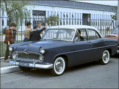 Quel est le nom de cette Simca de la gamme Vedette, produite de 1954 &agrave; 1961 ?