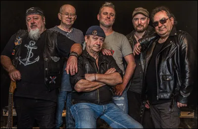 En 1988, &agrave; quoi sont associ&eacute;es les femmes dans la chanson du groupe Soldat Louis ?