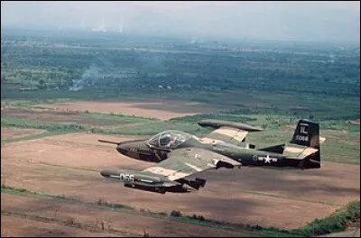 Quelle est, en kilom&egrave;tres, le circonf&eacute;rence de la terre &agrave; l'&eacute;quateur ?