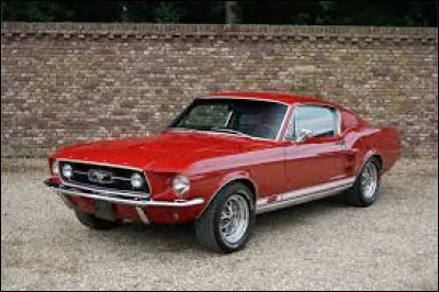 Quel constructeur a lanc&eacute; la "Mustang" ?