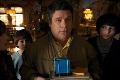 Qui est l�acteur de Bob Newby ?