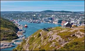 De quel pays Terre-Neuve-et-Labrador est-elle une province ?