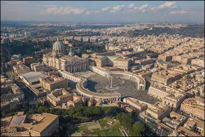 La basilique Saint-Pierre de Rome a &eacute;t&eacute; construite en style renaissance et baroque ...