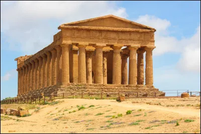 Ce temple de la Concorde, construit par les Grecs en 440-430 avant J.-C., fait partie de la vall&eacute;e des Temples, situ&eacute;e &agrave; ...