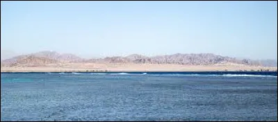 Lequel de ces golfes borde le nord de la Somalie ?