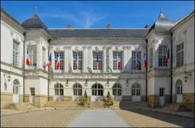 A Nantes, la maire sortante socialiste Johanna Rolland devan&ccedil;ait de peu au premier tour le candidat de droite Foulques Chombart de Lauwe : qu'advient-il &agrave; l'issue des deux tours ?