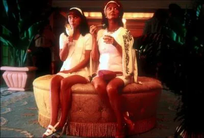 Dans 'Ma mre, moi et ma mre', Natalie Portman partait habiter,  contre-coeur, avec sa mman  Beverly Hills. Mais qui interprtait la mre en question ?