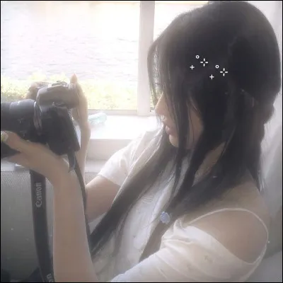 Et pour finir, dans quel girl groupe une idole porte-t-elle le nom de la couleur ?