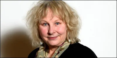 Qui est cette com&eacute;dienne belge, r&eacute;alisatrice de la com&eacute;die dramatique ''La Fianc&eacute;e du po&egrave;te'' ?