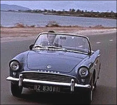 Une des premi&egrave;res voitures de 007 fut ce petit cabriolet...