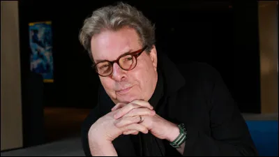 Qui est cet &eacute;crivain am&eacute;ricain, auteur du roman policier ''Pi&egrave;ge nuptial'' ?