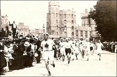Le marathon des J.O. de 1908 s'est disput&eacute; sur une distance de 42,195 km entre...