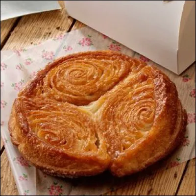 De quelle ville le kouign-amann est-il originaire ?