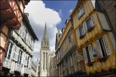Quelle ville est le chef lieu du d&eacute;partement fran&ccedil;ais du Finist&egrave;re ?