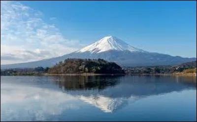 Quelle est l'altitude du mont Fuji ?