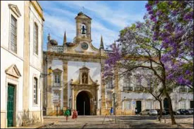 Dans quel pays trouve-t-on la ville de Faro ?