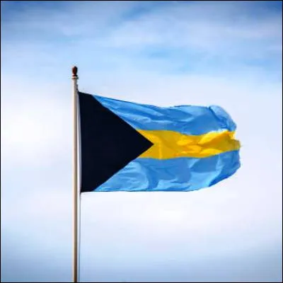 Quel pays poss&egrave;de environ 700 &icirc;les de l�archipel des &icirc;les Lucayes ?