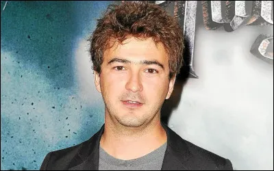 Qui est ce chanteur dont l'une des chansons est ''Les Voisines'' ?