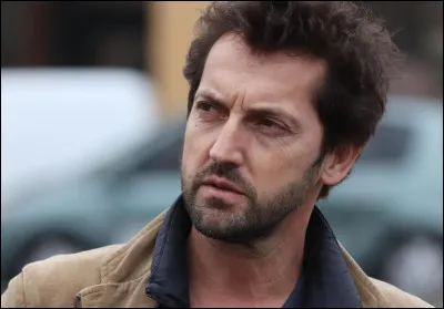 Qui est cet acteur qui joue le r&ocirc;le principal dans le film ''Voisins, voisines'' ?