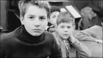 Quel mot manque-t-il dans le titre de ce film ?"Les ... Cents Coups"