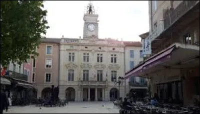 A Orange, le deuxi&egrave;me tour opposait la liste du maire d'extr&ecirc;me droite Bompard &agrave; une liste RN et &agrave; une liste centriste : quel est le r&eacute;sultat final ?