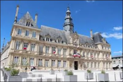 A Reims, trois listes se retrouvaient au second tour : Robinet le maire sortant LR &eacute;tant face &agrave; une liste RN et &agrave; une liste de gauche : quel est le r&eacute;sultat final ?