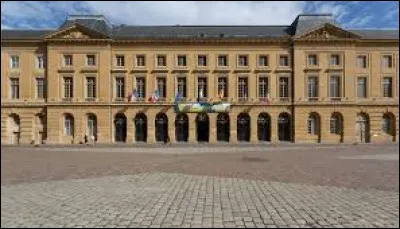 A Metz, Fran&ccedil;ois Grosdidier, maire LR sortant, arrivait en t&ecirc;te au premier tour devant la liste RN et trois listes de gauche : quel est le r&eacute;sultat final ?