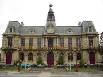 A Poitiers, la maire &eacute;cologiste L&eacute;onore Moncond'huy arrivait de peu en t&ecirc;te au premier tour et six listes pouvaient figurer au second tour : quel est le r&eacute;sultat final ?