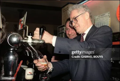 Quelles responsabilit&eacute;s minist&eacute;rielles a-t-il assum&eacute;es de 1988 &agrave; 1992 ?